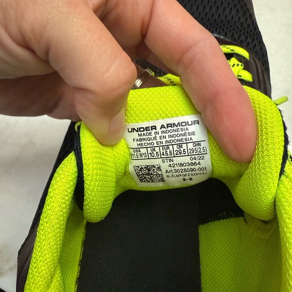 Under Armour Curry 3Z6 'Black Green' 3025090-001 - Picture 6 of 6